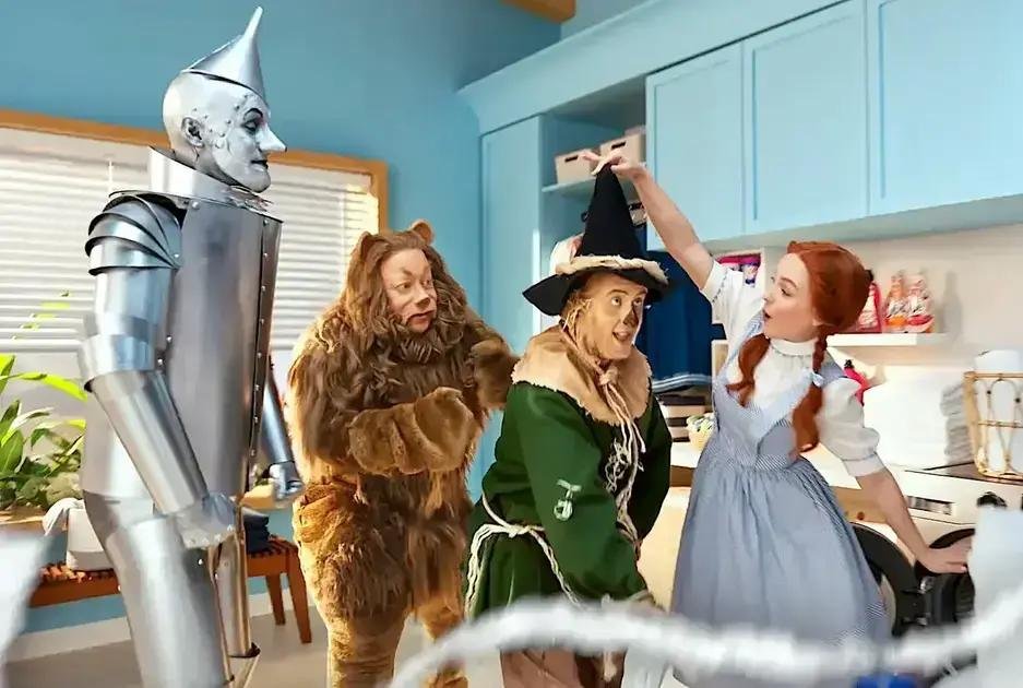 Ypê celebra 75 anos com campanha inspirada em O Mágico de Oz e prêmios de até 1 milhão reais